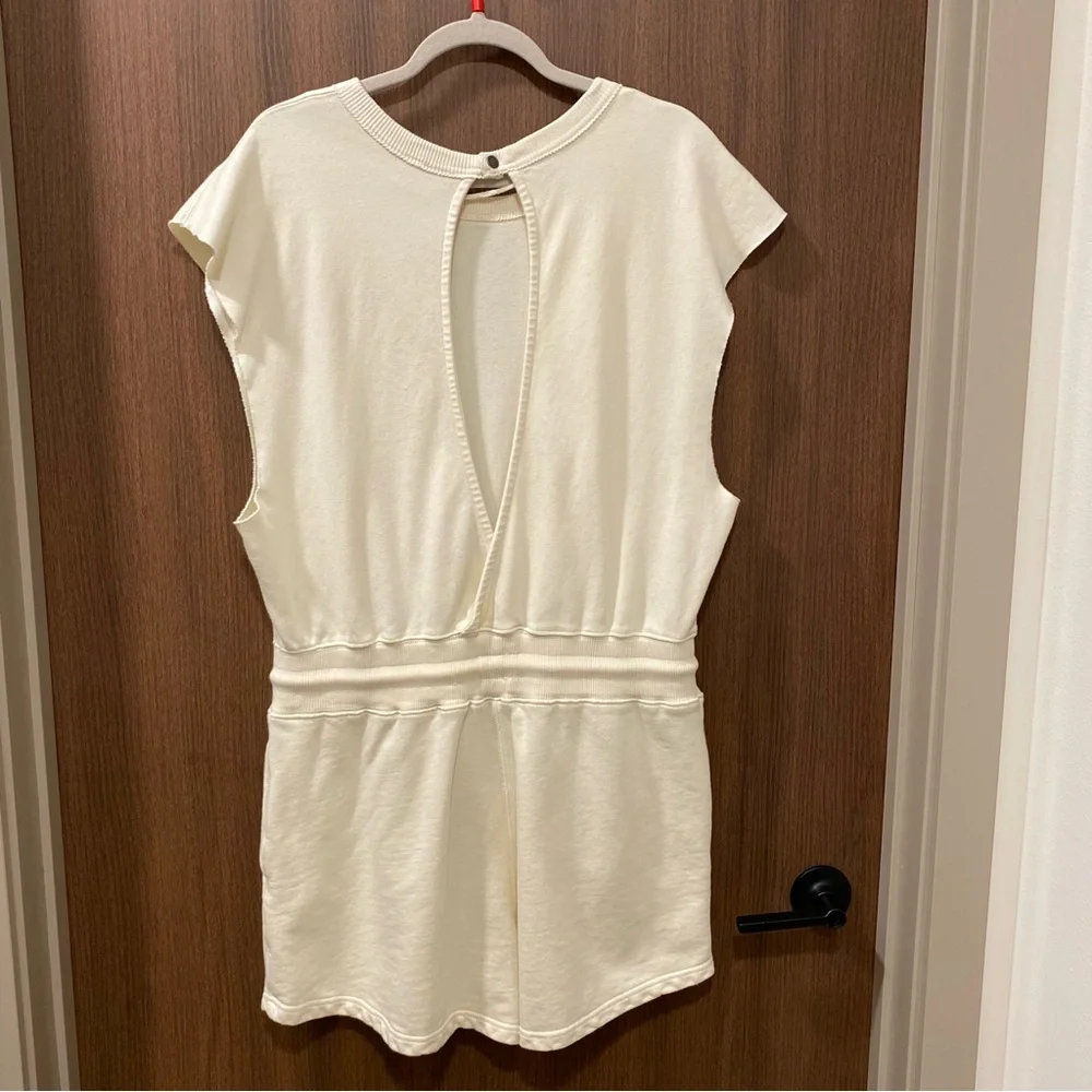 FP MOVEMENT Throw And Go Shortsie Size Large Cream 100% Cotton Muscle Tee Crew - Picture 10 of 14